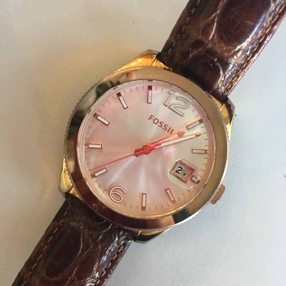 FOSSIL LEATHER WATCH - Picture 3 of 7